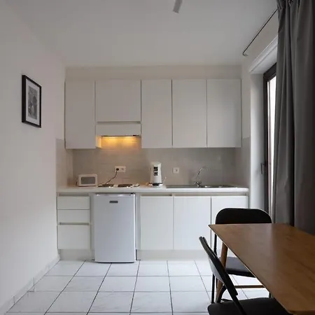 Victoria Studio Apartment *